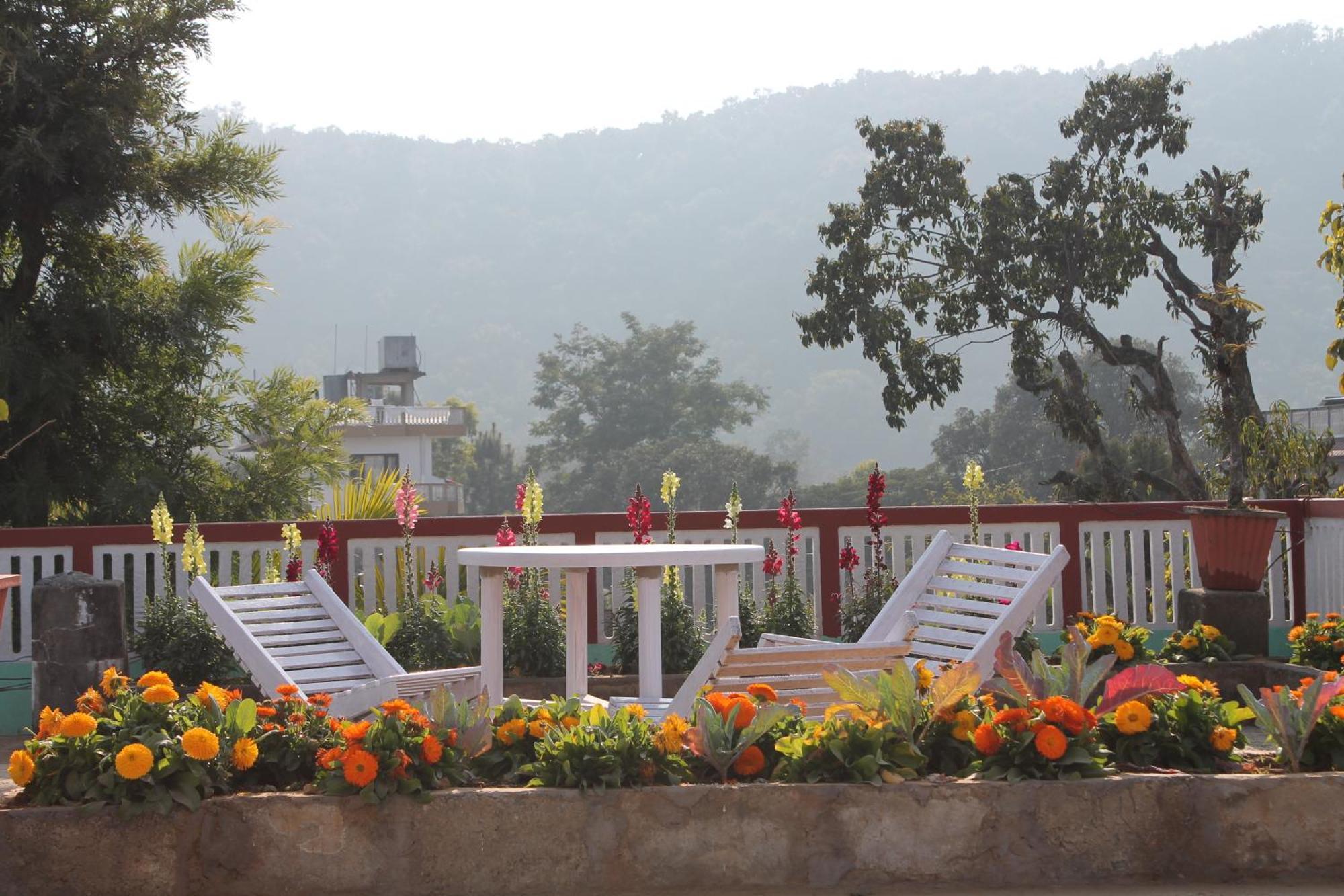 New Pokhara Lodge - Pokhara Lakeside Ngoại thất bức ảnh